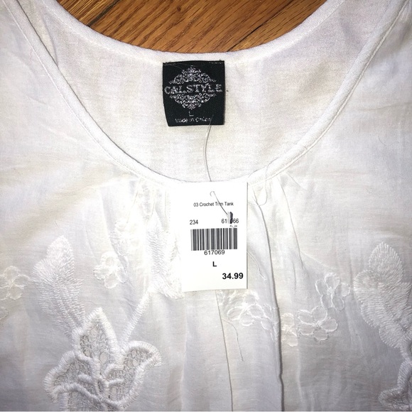 NWT White Tank - Picture 2 of 3